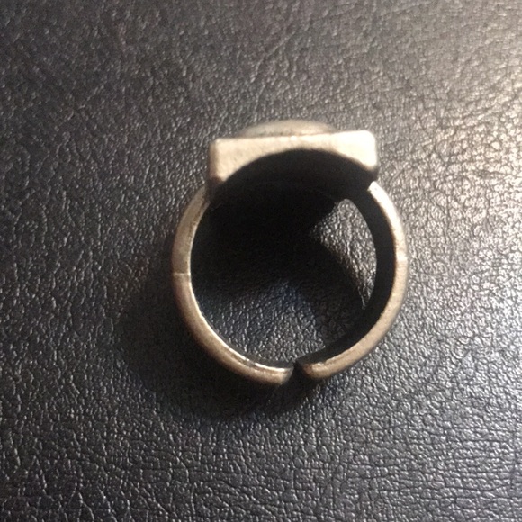 Phantom Skull Ring - Picture 4 of 4